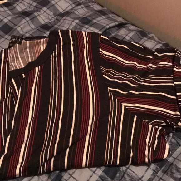 Between t-shirt - Picture 2 of 2